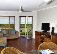 Moonlight Bay Suites - New Castle Holiday