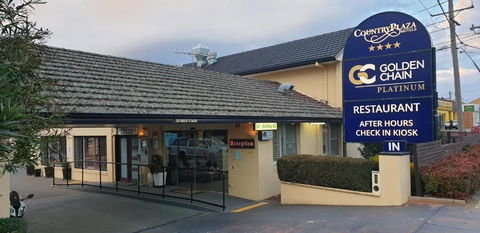 Country Plaza Queanbeyan - New Castle Holiday 0