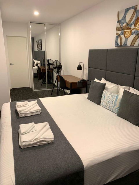 Adelaide Dress Circle Apartments - New Castle Holiday 1