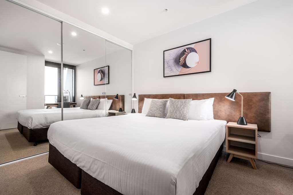 Glen Waverley VIC New Castle Holiday