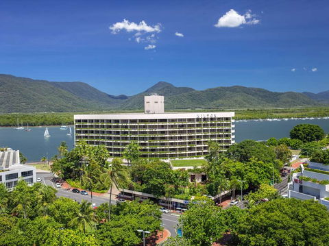 Hilton Cairns - New Castle Holiday 2