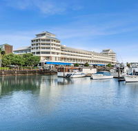 Shangri-La Hotel The Marina - New Castle Holiday