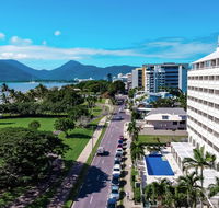 Holiday Inn Cairns Harbourside - New Castle Holiday