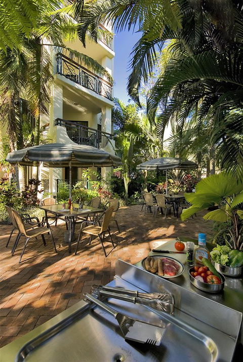 Tropic Towers Apartments - New Castle Holiday 2