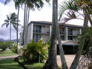 Cairns Holiday Lodge - New Castle Holiday 0