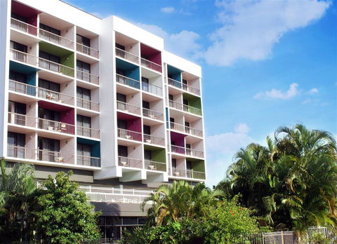 Cairns Plaza Hotel - New Castle Holiday 0