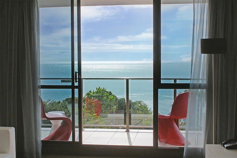 Cairns Plaza Hotel - New Castle Holiday 1