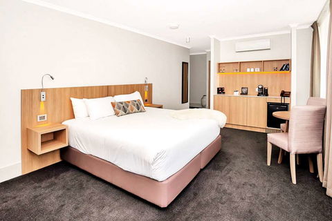 Clarion Hotel Townsville - New Castle Holiday 1
