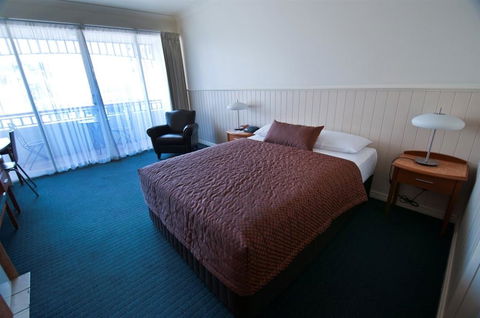 City Oasis Inn - New Castle Holiday 1