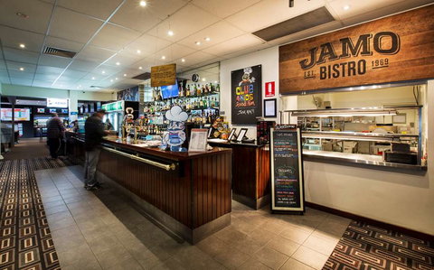 Nightcap at Jamison Hotel - New Castle Holiday 2