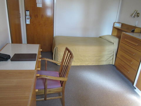 University House - ANU - New Castle Holiday 43