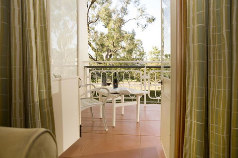 University House - ANU - New Castle Holiday 5