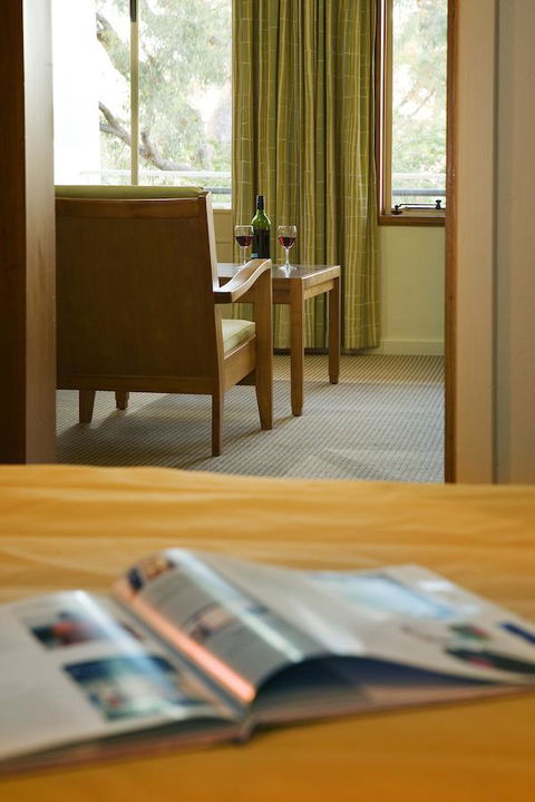 University House - ANU - New Castle Holiday 12