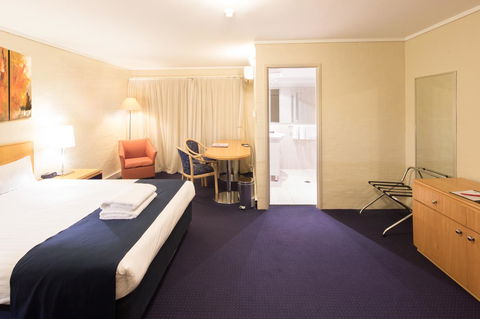 Ibis Styles Canberra - New Castle Holiday 1