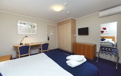 Ibis Styles Canberra - New Castle Holiday 38