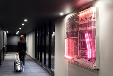 Midnight Hotel, Autograph Collection - New Castle Holiday 18