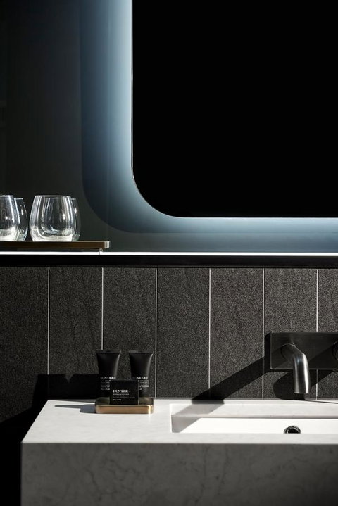 Midnight Hotel, Autograph Collection - New Castle Holiday 8