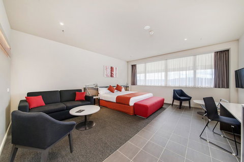 Abode Woden - New Castle Holiday 8