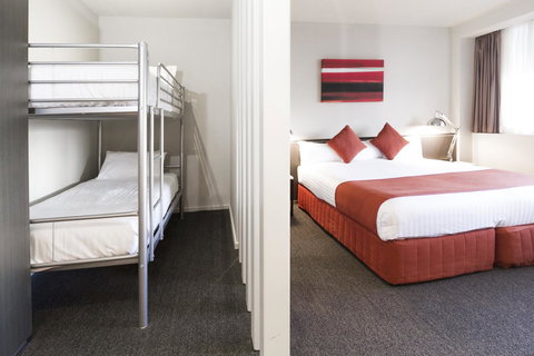 Abode Woden - New Castle Holiday 19