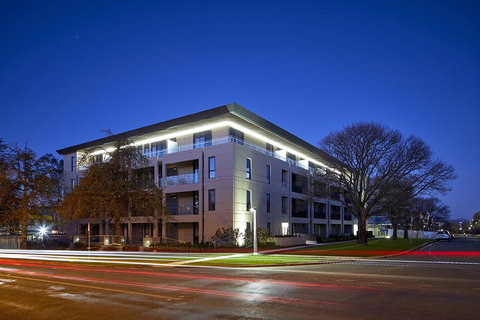 Knightsbridge Canberra - New Castle Holiday 0