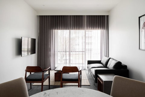 Knightsbridge Canberra - New Castle Holiday 22