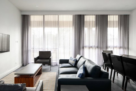 Knightsbridge Canberra - New Castle Holiday 13