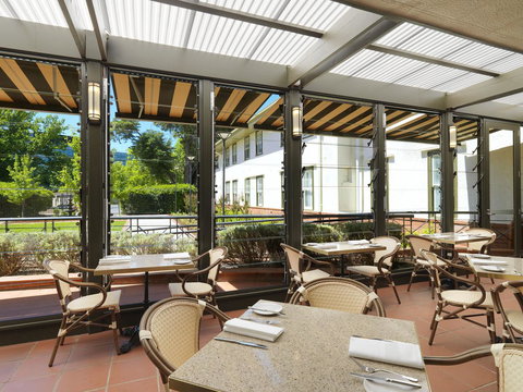 Hotel Kurrajong Canberra - New Castle Holiday 24