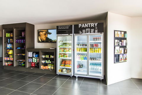 Abode Tuggeranong - New Castle Holiday 9