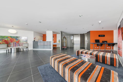 Abode Tuggeranong - New Castle Holiday 7