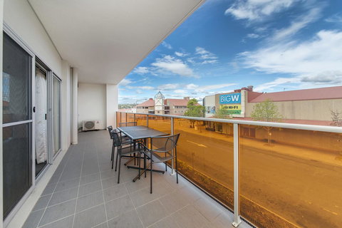 Abode Tuggeranong - New Castle Holiday 6