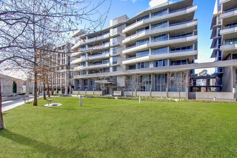 Realm Park 39 Barton ACT - New Castle Holiday 39