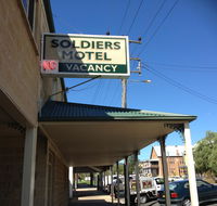 Soldiers Motel - New Castle Holiday
