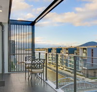 Accommodate Canberra - Dockside - New Castle Holiday