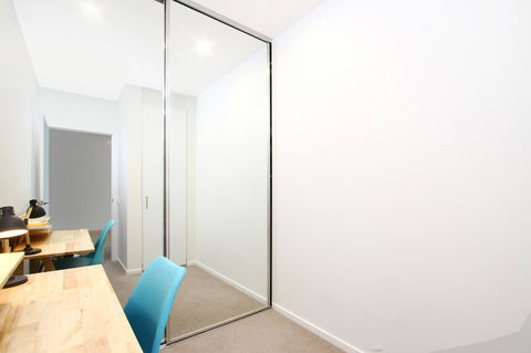 IQ Smart Apartments 704 Braddon ACT - New Castle Holiday 1