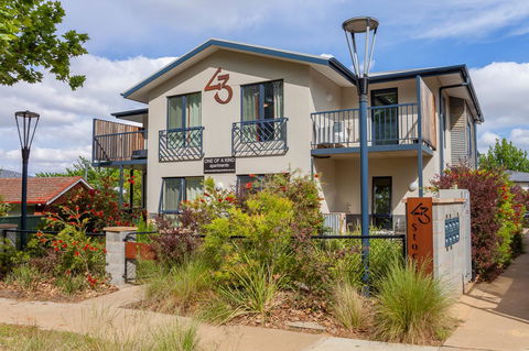 One Of A Kind Apartments - New Castle Holiday 35