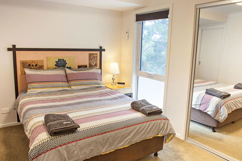 One Of A Kind Apartments - New Castle Holiday 6