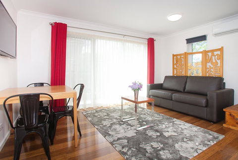 One Of A Kind Apartments - New Castle Holiday 43