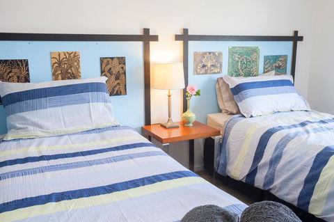 One Of A Kind Apartments - New Castle Holiday 28