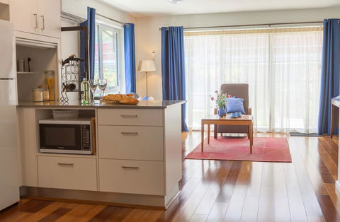 One Of A Kind Apartments - New Castle Holiday 32