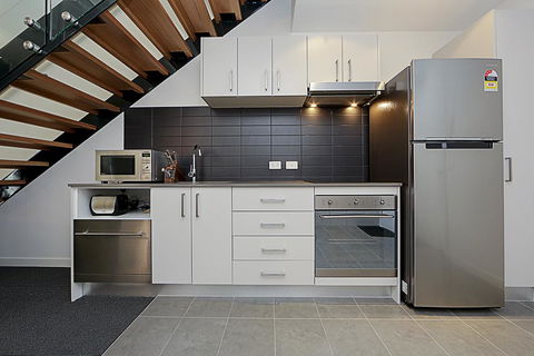 Mode 220 Braddon ACT - New Castle Holiday 6