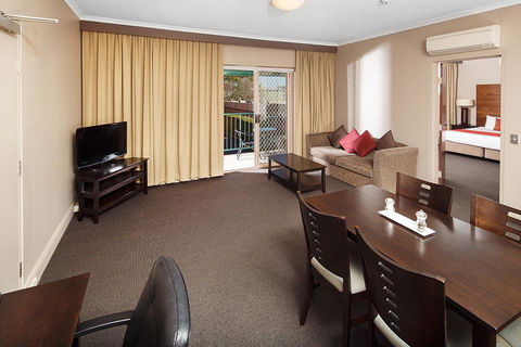 Quality Hotel Dickson - New Castle Holiday 23