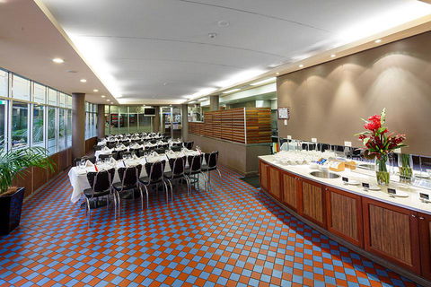 Quality Hotel Dickson - New Castle Holiday 8
