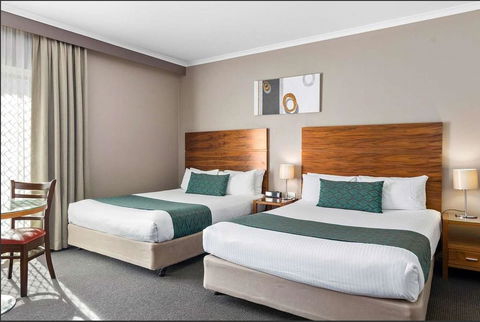 Quality Hotel Dickson - New Castle Holiday 1