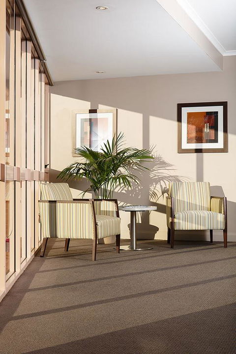 Quality Hotel Dickson - New Castle Holiday 24