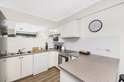 Accommodate Canberra - The Summit - New Castle Holiday 13