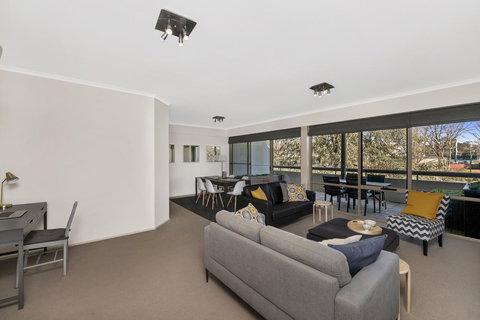 Accommodate Canberra - The Summit - New Castle Holiday 0