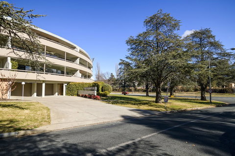 Accommodate Canberra - The Summit - New Castle Holiday 1