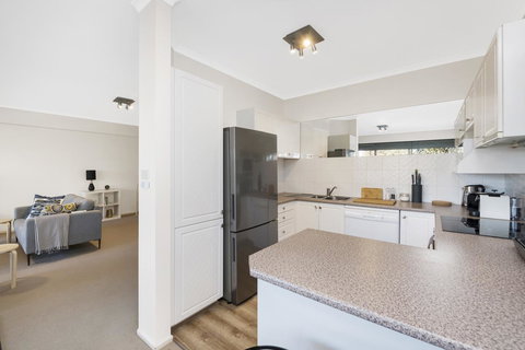 Accommodate Canberra - The Summit - New Castle Holiday 14