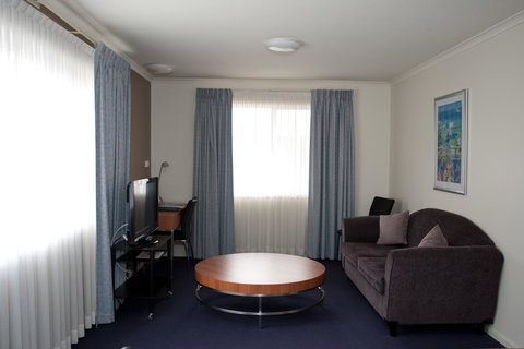 Ramada Encore Belconnen - New Castle Holiday 17