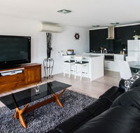 Lure Bed and Breakfast - New Castle Holiday